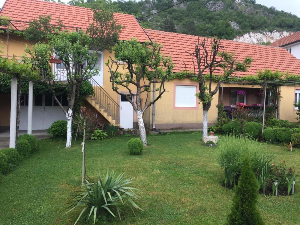 Apartman Lili Cetinje Luaran gambar